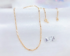 Simple gold necklace