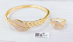 Leaf style gold bangle ring