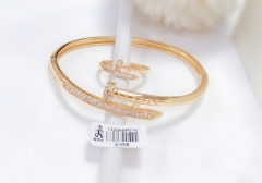 Snag shape bangle ring