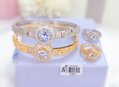 Dazzling shiny bangle ring set