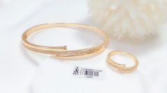 Snag shape layering bangle ring set