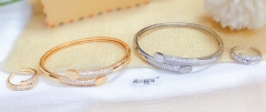 Horseshoe Style Dazzling Bangle Ring