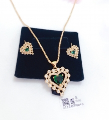 Green heart zircon style shiny gold/silver necklace eaarring