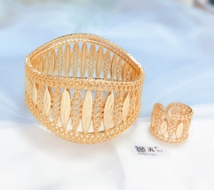 Gold style glossy bangle ring