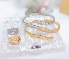 Irregular style gem bangle ring