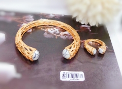 Black cracked whiter beads style bangle ring