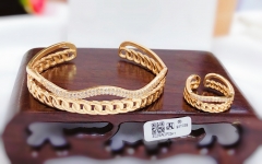 Irregular gold bangle ring