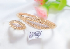 Whiter zircon fien bangle ring