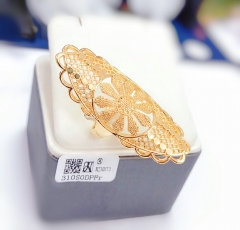 Engraved flower style gold ring