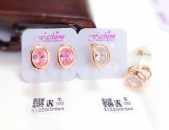 Oval style pink/whiter color versatile wear earrings