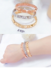 Irregular style bangle set