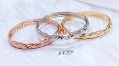 Glossy simple style bangle set