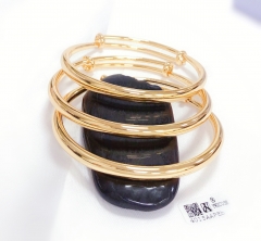 Glossy Gold Bracelet Set