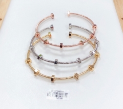 Screw-nut style beaded bracelet set