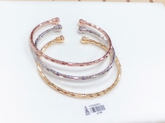 Glossy style fashion bangle set