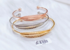 Leaf style exquisite bangle set