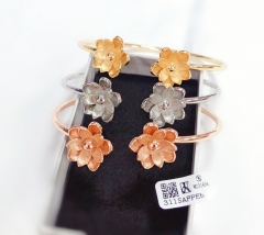 Lotus style exquisite bracelet set