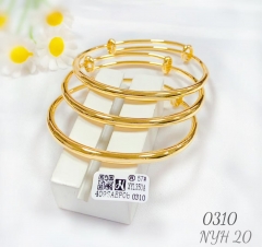 Polishing style gold bangle set