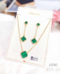 Green Pattern Four-Leaf Dazzling Necklce Earring Set