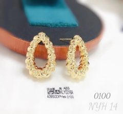 Glossy irregular hollow style gold earring