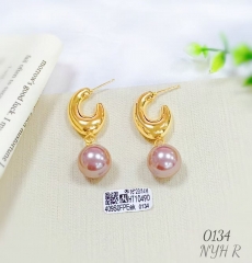 Glossy style pearl pendant earring