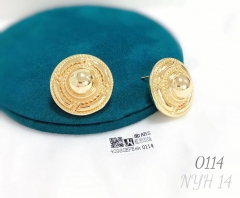 Round style smooth gold earring