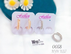 Half glossy half pearl style exquisite earring