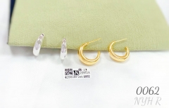 Simple dazzling style earring