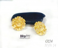 Flower style shiny gold earring