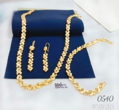 Shiny irregular gold jewelry set