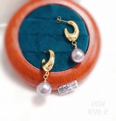 Glossy style pearl pendant earring