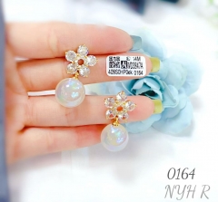 Flower zircon bright pearl earring