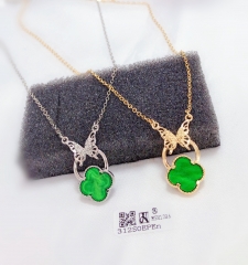 Butterfly style green four leaf model necklace