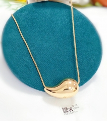 Irregular model smooth necklace