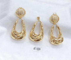 Hollow model exquisite earring pnedant