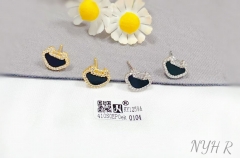 Black pattern style shiny earring