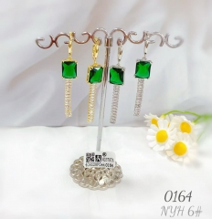 Green zircon dazzling pendant earring