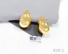 Teardrop model smooth earring