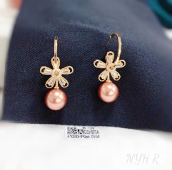 Flower style pearl earring