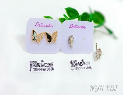 Irregular model shiny stud earring