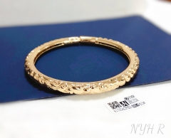 Simple shiny single bangle