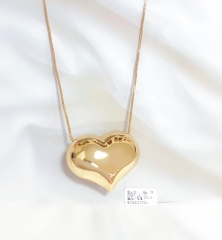 Shiny simple heart model necklace