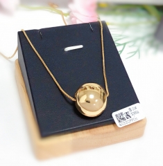 Shiny simple round model necklace