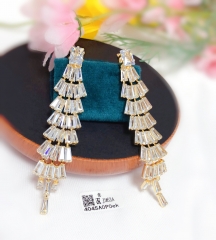 Dazzling gorgeous gold/silver color earring