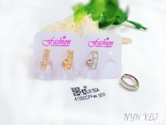 Artificial gemstone dazzling earring