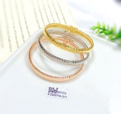 Smooth style bangle set