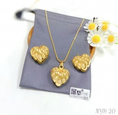 Gorgeous heart gold earring necklace set