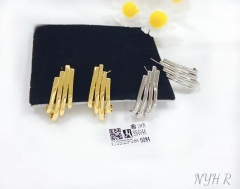 Glossy simple style stud earring