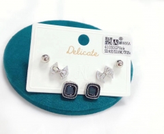 Gorgeous shiny silver/gold color stud earring