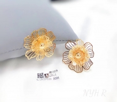 Bloom flower exquisite stud earring